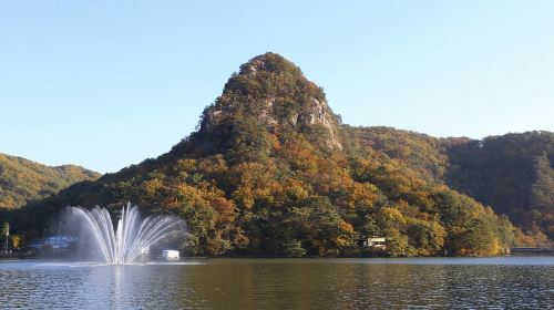 Strawberry Picking + Shanjing Lake + Pigeon Lake Waterfall + Vanilla Island Paradise one-day tour IngsXysb