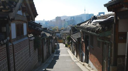 Seoul Gyeongbokgung Palace + Bukchon Hanok Village + Bugak Palgakjeong + Gwangjang Market half-day tour Day Tours cU80W18N