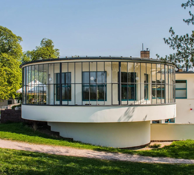 Weimar, Dessau, & Berlin: Bauhaus Tour with Goodie Bag 4iQXTEdb