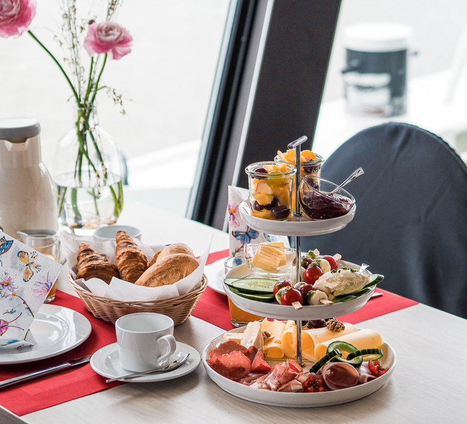 Heidelberg: Breakfast boat cruise VyoxrM1C
