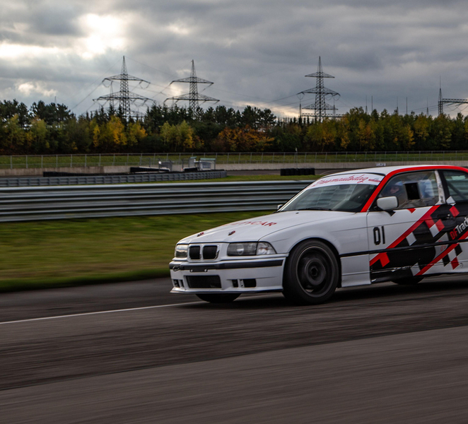 Meppen: BMW Circuit Ride with Professional Driver LKMVJGyF