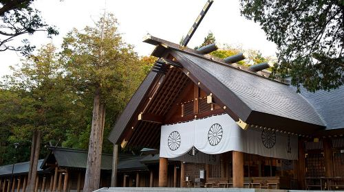 Sapporo classic 1-day tour: Hill of the Buddha + Jozankei Onsen + Hokkaido Jingu + Shiroi Koibito Park Day Tours 8ccpFNou