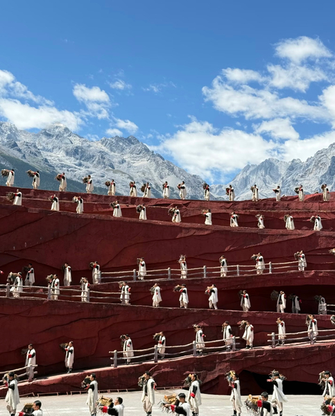 One-day private car tour of Jade Dragon Snow Mountain and Baisha Ancient Town in Lijiang, Yunnan MRXs8UeX