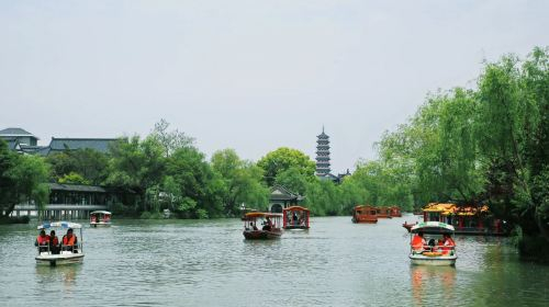 Yangzhou licensed guide(optional attractions include Slender West Lake, Ge Garden, He Garden, Daming Temple, Dongguan Street, Han Guangling King Tomb Museum, and Yangzhou Eight Eccentrics Memorial Hal aVDLMIEM