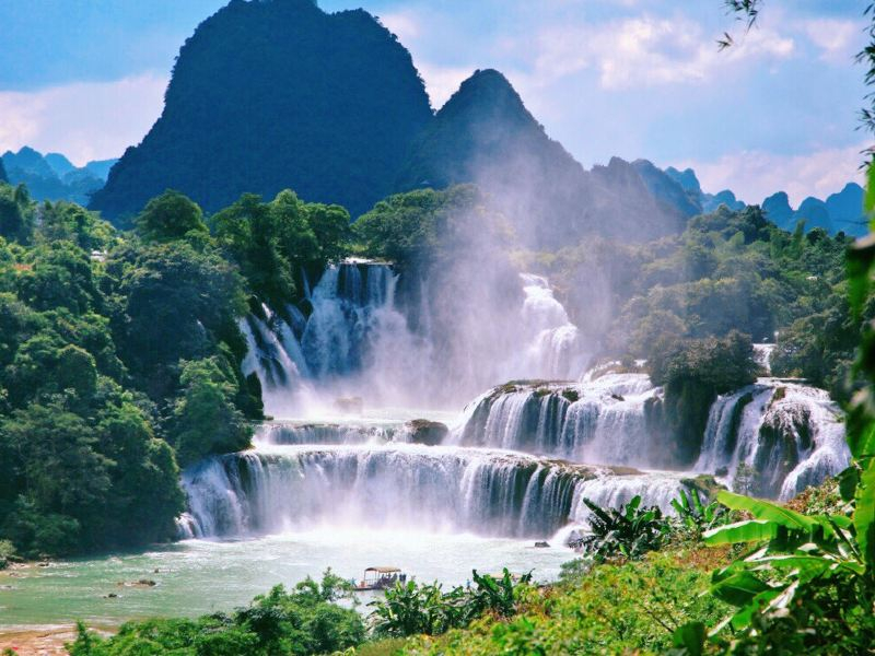 One-day tour from Nanning, Guangxi to Detian Transnational Waterfall Scenic Area (Optional Mingshi Pastoral Scenery) CFTWZ8HI