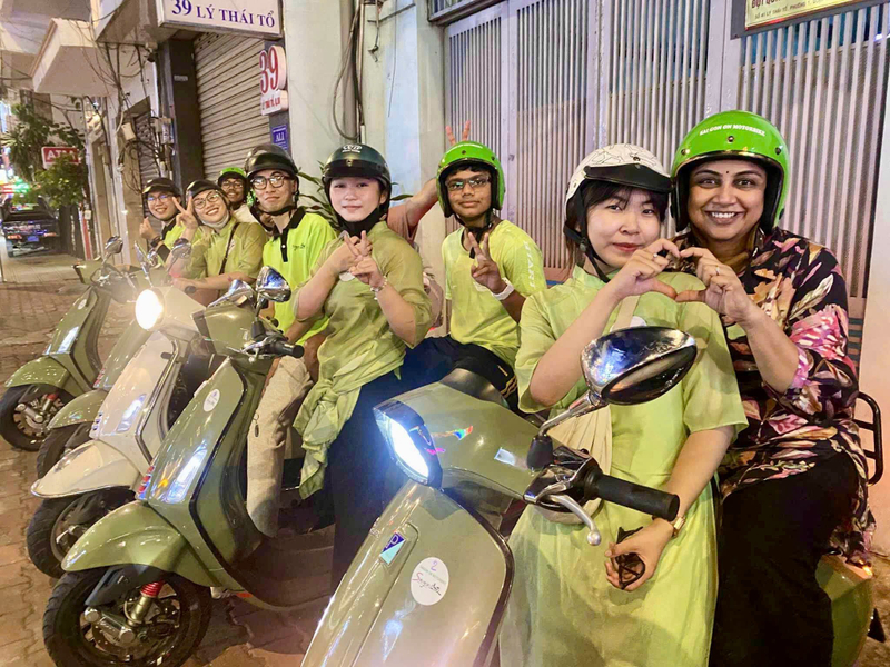Ho Chi Minh City: Street Food Tour with 12 Tastings 2MwsJgKr