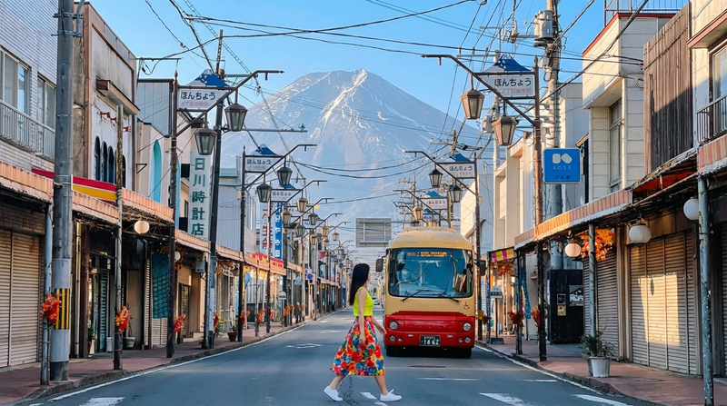 Panoramic Mt. Fuji Featured Experience Day Tour [Free Little Train Ticket] Little Train Experience + Kawaguchiko Ropeway/Cruise + Ladder Town + Nikawa Clock Shop + Internet Famous Convenience Store + Yamanakako Swan Feeding (Departing from Tokyo) cs4D6K9p