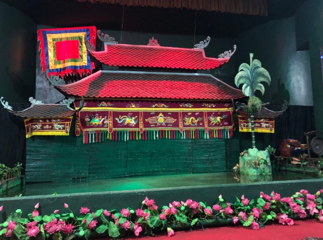 Lotus Water Puppet Show RHD72xLM