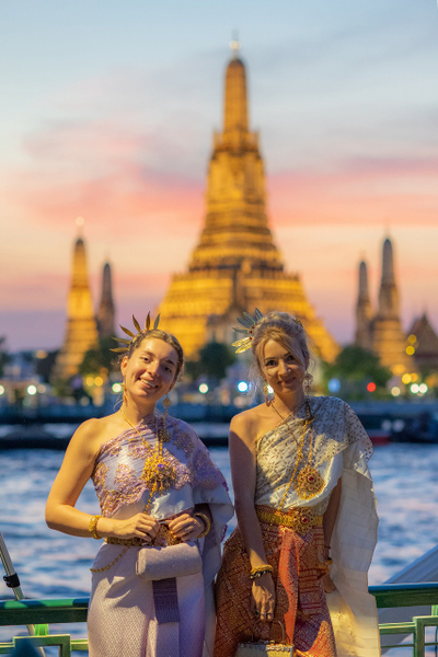 Thai Costume Pro Photo Tour by Tuk Tuk: Wat Arun & Flower Market hLM1M2dx