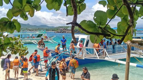 Boracay Island Hopping Tour (Beach and Island Exploring with Meat and Seafood Buffet) Available in 2 different Packages Day Tours 1Meg44aV