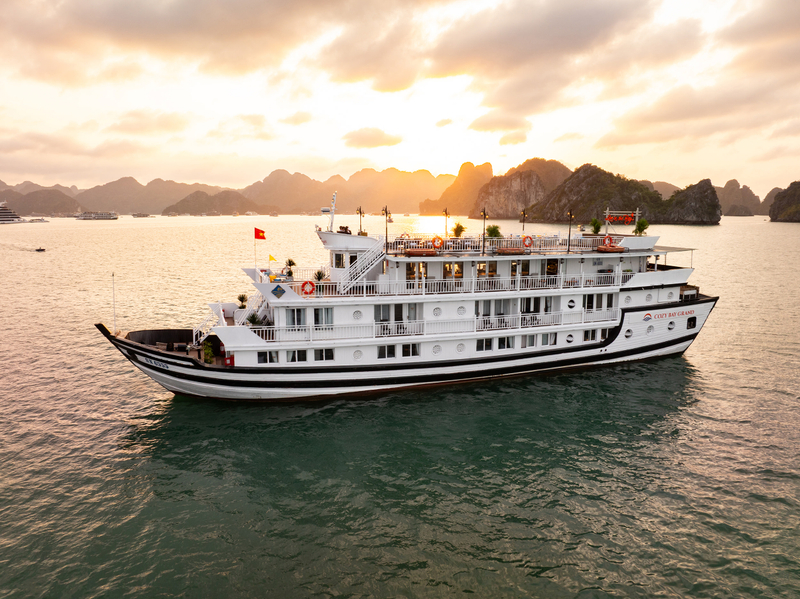 Cozy Bay Grand 2D1N Cruise: Ha Long Bay, Sung Sot, Ti Top exXGNr4l
