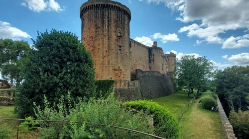 Castelnau-Bretenoux Castle GKUWShNh