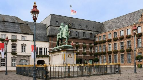 A Rhine Adventure: Excursion from Cologne to Düsseldorf Day Tours XqK6MHZe