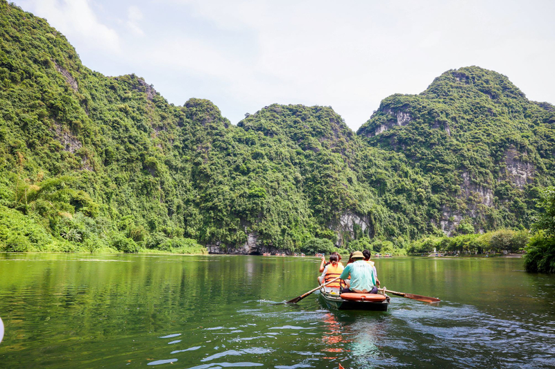 Ninh Binh Full-Day Tour: Bai Dinh Pagoda, Trang An & Mua Cave OGp63KeX