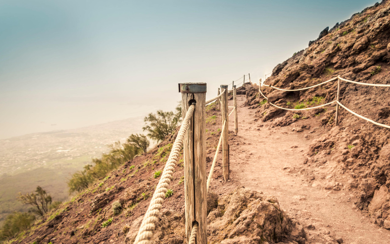 Mount Vesuvius Crater Hiking Tour with Gulf of Naples Views bQ0f5whR