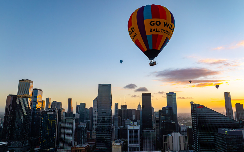 Melbourne Sunrise Hot Air Balloon Flight by Go Wild Ballooning zVHABH36