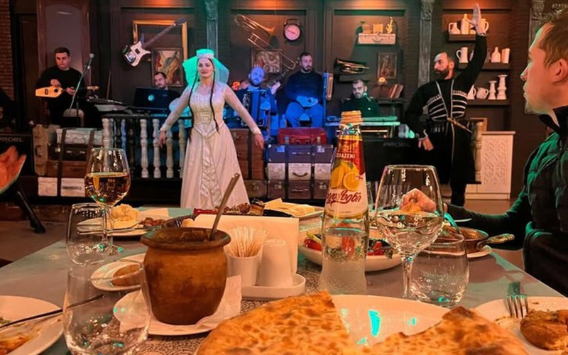 Georgian Dinner with Dance Show in Tbilisi yxwakiVC