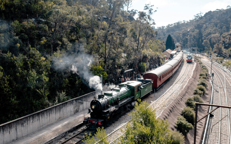 Blue Mountains Steam Train, Scenic World and Three Sisters Tour MkXgsmYz