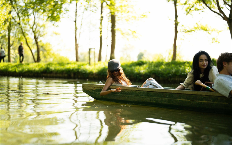Oxford University Half-Day Walking & Punting Tour  LGeqQ10U