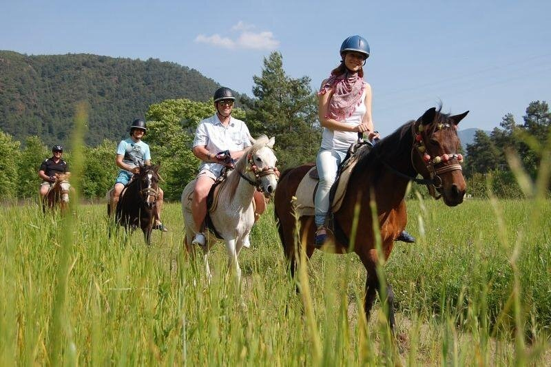 Kusadasi Horse Riding Experience with Transfer fhI1J3HF