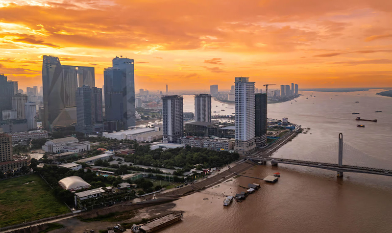 Phnom Penh Evening City Highlights & Sunset Cruise Experience qXvc6geN