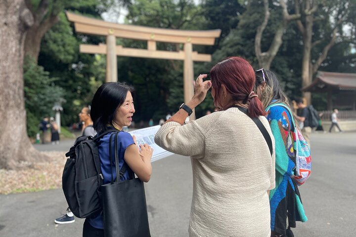 Tokyo Walking Tour From Meiji Shrine in Harajuku to Shibuya Crossing g1g1Q6F0