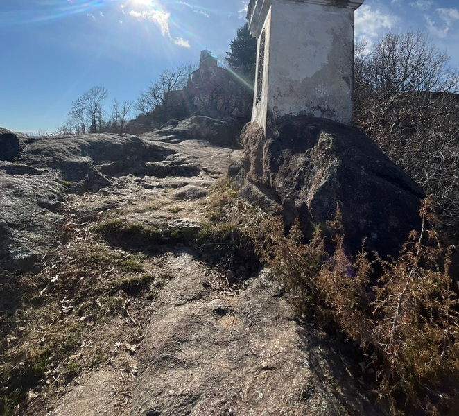 As night falls on the Sacro Monte di Belmonte: a hiking excursion YR0fbQyM