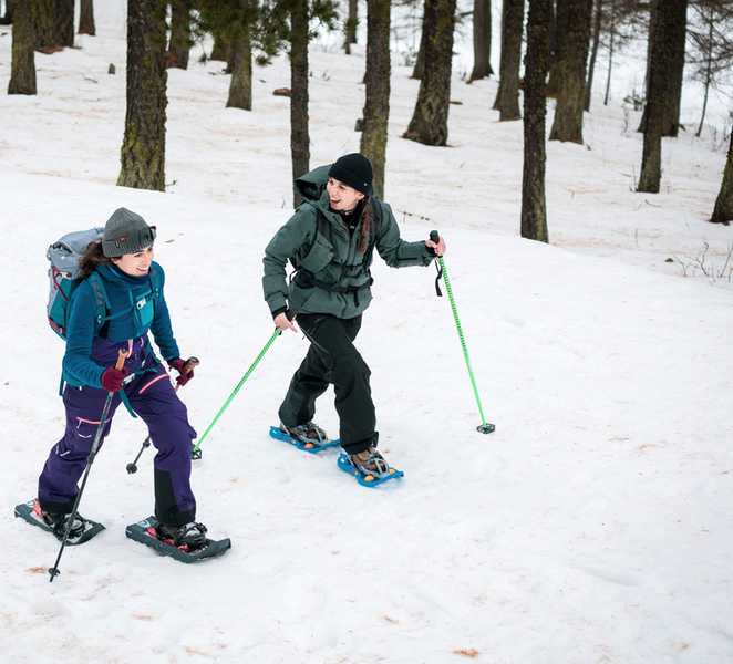 Scenic snowshoe hike in Sestriere fx2wJ5X7