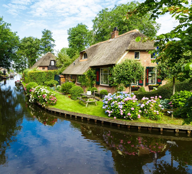 From Amsterdam: Explore Giethoorn Private Guided Tour by Car dUvkO0Qi