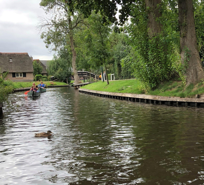 Giethoorn : Luxury Private open boat tour with local captain UqiobinQ