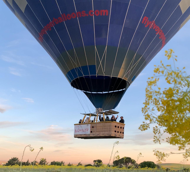 Segovia: Hot-air balloon ride with cava toast qbOMEkep