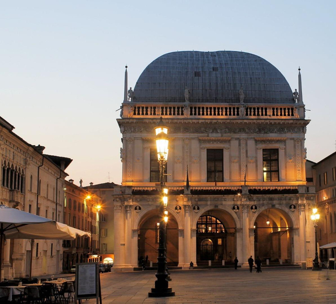 THE SURPRISING BRESCIA: Guided city tour with a tour guide Frtuqk4B