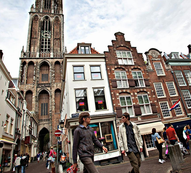 Historical Utrecht: Private Walking Tour with a Local Guide BgnwMElh