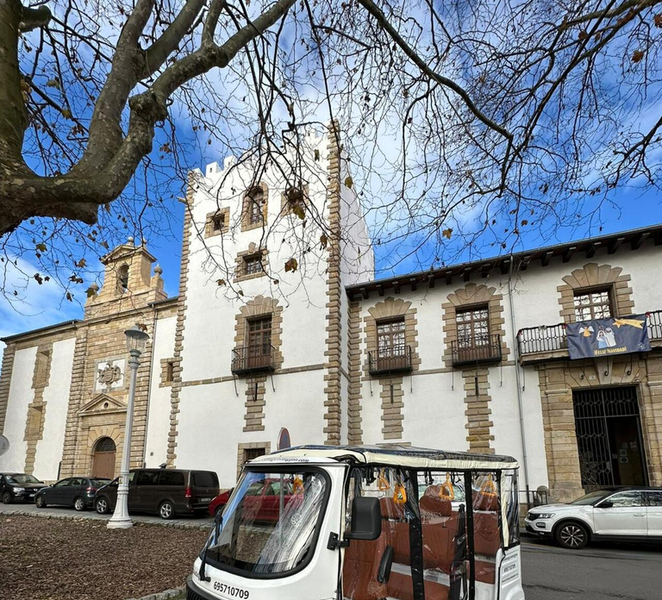 Panoramic sightseeing tour by TukTuk, all of Gijón YH5HuBMq