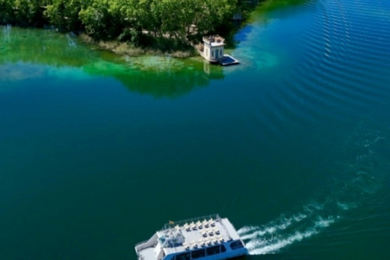 Girona: Lake of Banyoles Boat Tour gcillUys