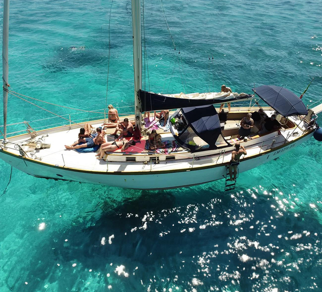 Catania: Boat Trip with Aperitif, Prosecco and Snorkeling XMM9lRtr