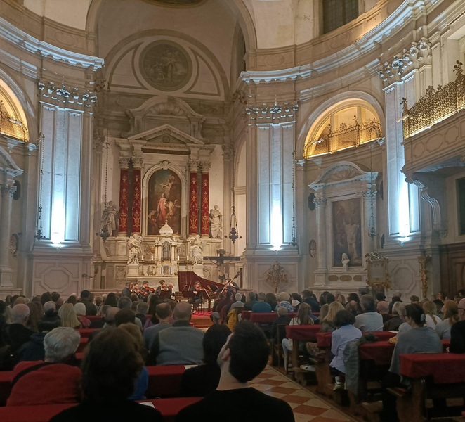 Venice: Vivaldi Four Seasons Concert at Vivaldi Church hFC2vdXL