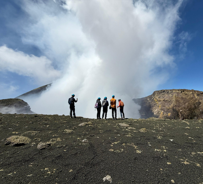 Etna: summit craters trekking with volcano guide 3350mt 6wTe9MJD