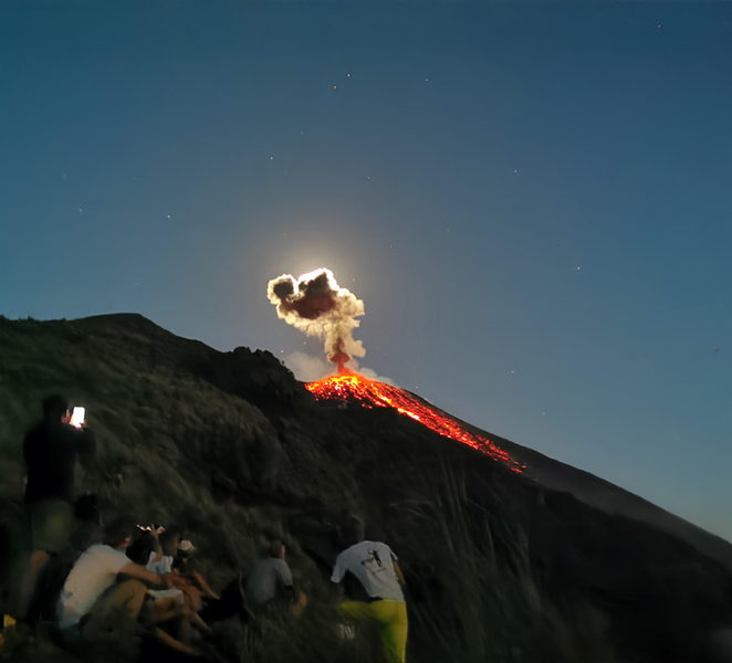 Stromboli: Sunset Trekking at Sciara del Fuoco 9htUfRmq