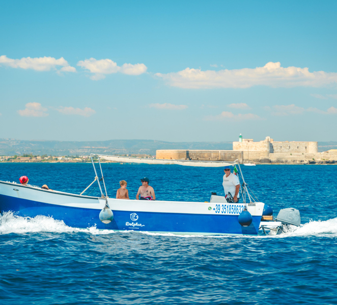 Syracuse: Pillirina, Ortigia, and Sea Caves Tour by Boat OZ3VYEc3