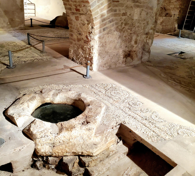 Ancona: Guided walking tour of the harbor, art, and centuries-old culture 1PANoBVx