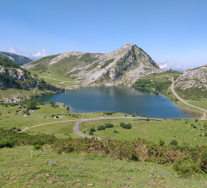 From Cangas de Onis: Covadonga Lakes Guided Day Trip jabiPWr8