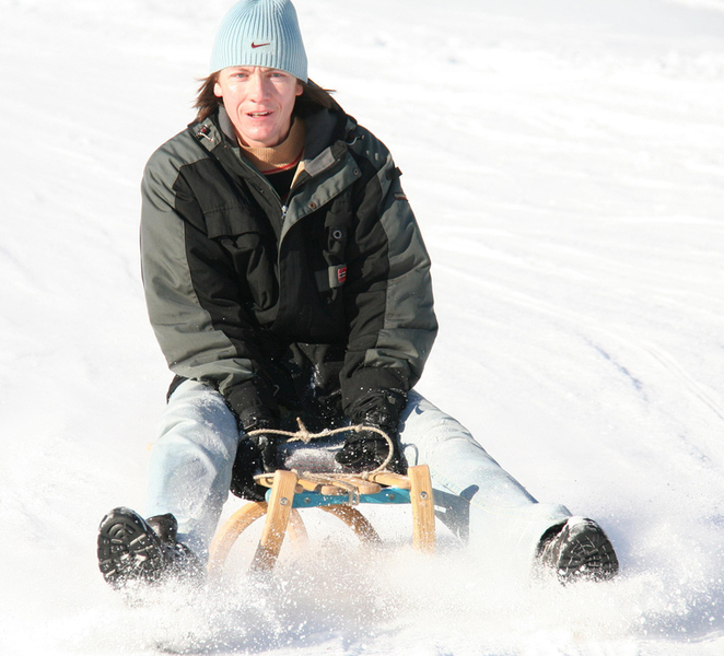 Switzerland: Private Sledging Day Tour qk1uRpRv