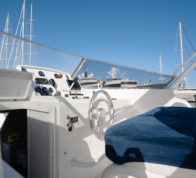 Imperia: Luxury Yacht Experience on the Italian Riviera c0XNBEqK