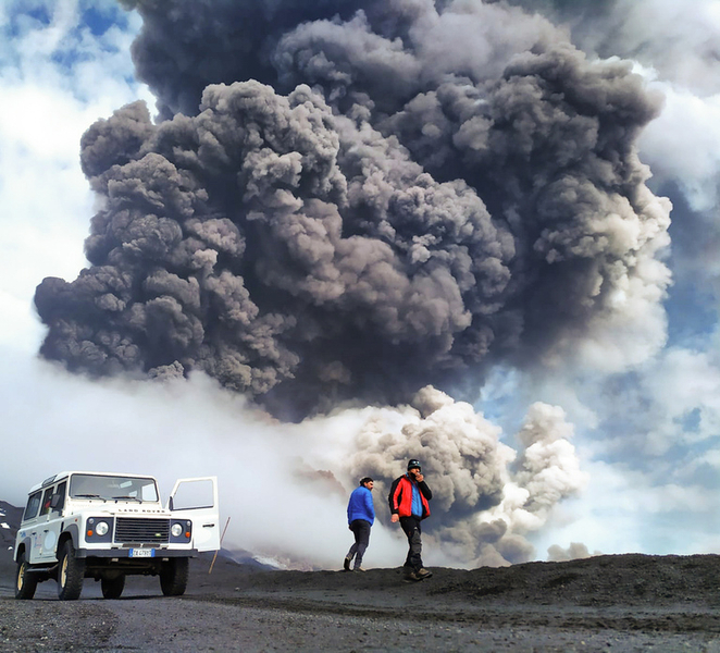 Mount Etna: Trek to 3000m with cable car and 4x4 RS8ZNa4A