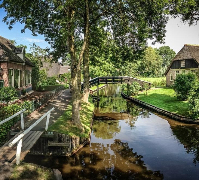 Giethoorn: 2 Hours 7 persons boat steeringwheel + cushions PWguxfVP
