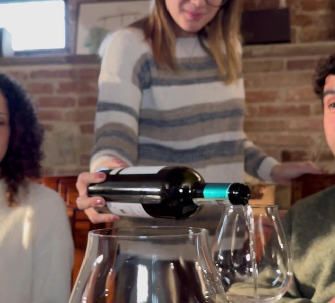 Authentic Roero: Experience in a historic winery dating back to 1630 with the winemaker dxHNwWhn