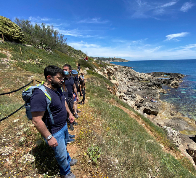 Leuca Trekking Finibus Terrae Devil's Cave with Hiking Guide qeH47yp0