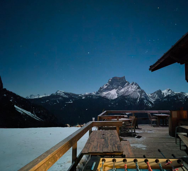 Guided snowshoe hike in the Dolomites y59mV4AM