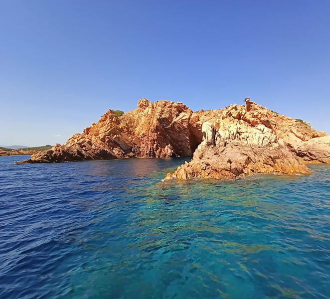 From San Teodoro: Tavolara Archipelago Dinghy Grand Tour lpvwiCD5